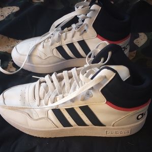 Adidas size 11 tennis shoes